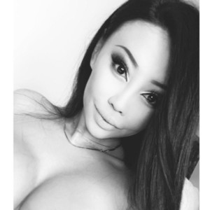Lucky_Starr naked before webcam in live video chat