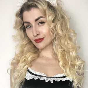 Mag1c_Fairy naked before webcam in live video chat