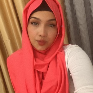 Maysoon_ naked before webcam in live video chat