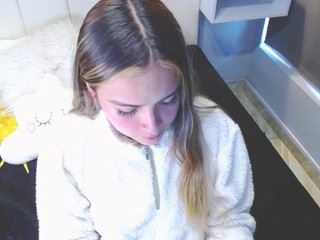 melanie-claus naked on cam. Free Live Sex Chat Room
