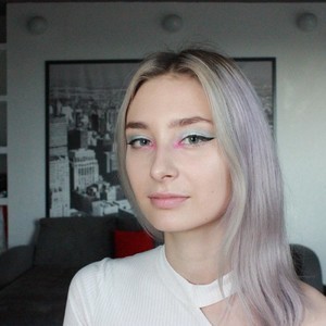 MilaChase naked before webcam in live video chat