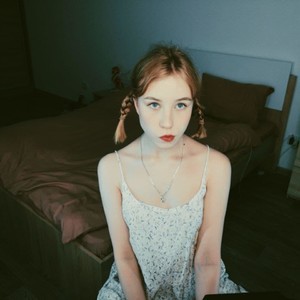 Mira_Spring naked before webcam in live video chat