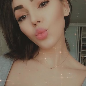 MissNelly_ naked before webcam in live video chat
