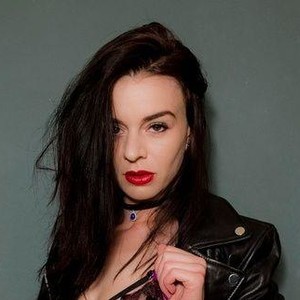 MissUnicorns naked before webcam in live video chat