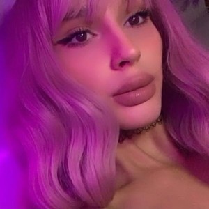 Molly_Cash naked before webcam in live video chat
