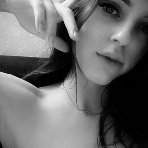 O_sensual naked before webcam in live video chat