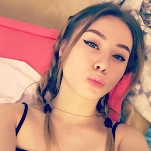 Okinawwa naked before webcam in live video chat