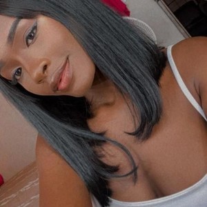 PamelaEvanss naked before webcam in live video chat