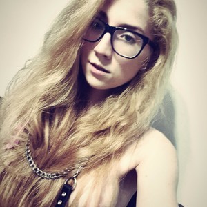 PureEmanuelle naked before webcam in live video chat