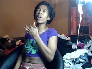 Queen Monroe naked on cam. Free Live Sex Chat Room