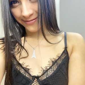 R4VENN_ naked before webcam in live video chat