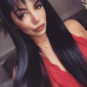 RayLenee naked before webcam in live video chat