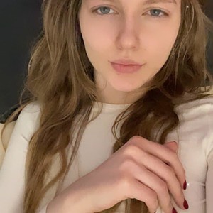 RobbyWiliamss naked before webcam in live video chat