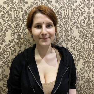 SadieMabel naked before webcam in live video chat