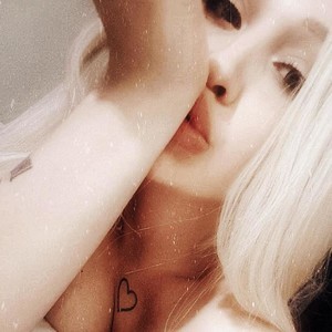 Shy_Girll_ naked before webcam in live video chat