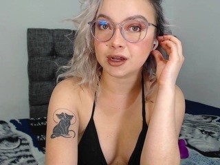 sibyl-petite naked on cam. Free Live Sex Chat Room