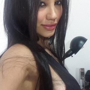SofiDiamond_ naked before webcam in live video chat