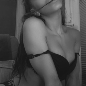 Sofiiebb naked before webcam in live video chat