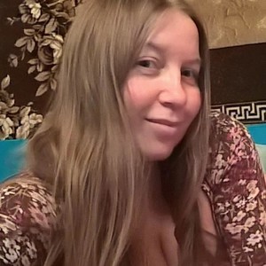 Squirtingbb naked before webcam in live video chat