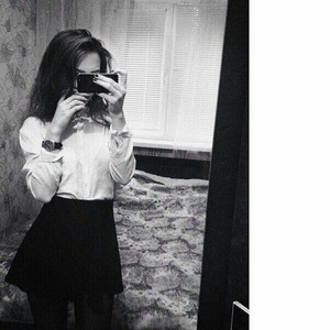 Sunrise__ naked before webcam in live video chat