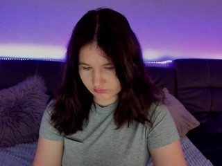 Sweet Milla naked on cam. Free Live Sex Chat Room