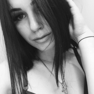 Teylor_Lovely naked before webcam in live video chat