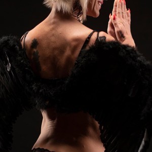 TrophyMilf naked before webcam in live video chat