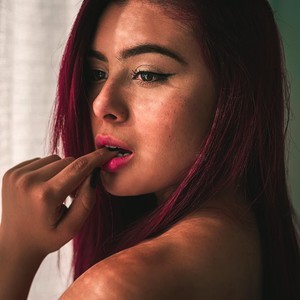 Victoria_UwU naked before webcam in live video chat