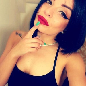 VivianAniston naked before webcam in live video chat