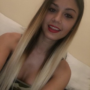 WingsOfLove4 naked before webcam in live video chat