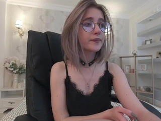 ybeautymolly naked on cam. Free Live Sex Chat Room