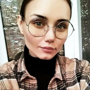 Adelina_Si naked before webcam in live video chat