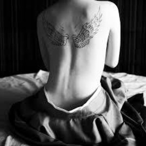 Akura_01 naked before webcam in live video chat