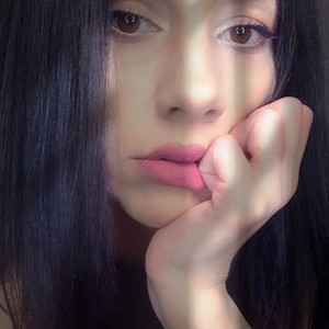 Ana_xo naked before webcam in live video chat