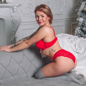 AndyMoorMoor naked before webcam in live video chat