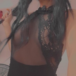 Angelasweets naked before webcam in live video chat