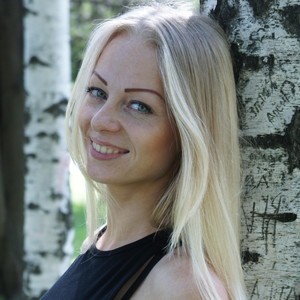 Anntje naked before webcam in live video chat