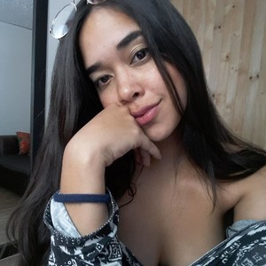Anyablack_ naked before webcam in live video chat