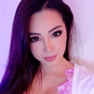 Apple__ naked before webcam in live video chat