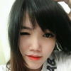 Apple_BB naked before webcam in live video chat