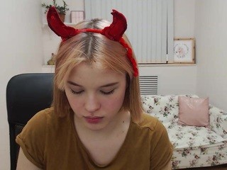 astoriaprettyy naked on cam. Free Live Sex Chat Room