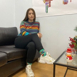 Astoriaprety naked before webcam in live video chat