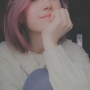 AveryMontey naked before webcam in live video chat