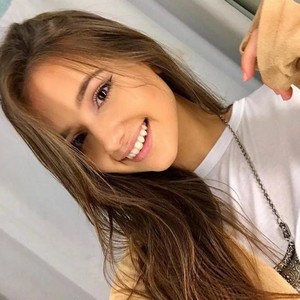 Baby_Eye_s naked before webcam in live video chat