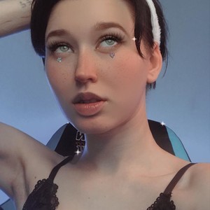 BarbraBarnt naked before webcam in live video chat