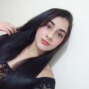 Beauty_candy naked before webcam in live video chat