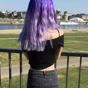 Bird_Blue naked before webcam in live video chat