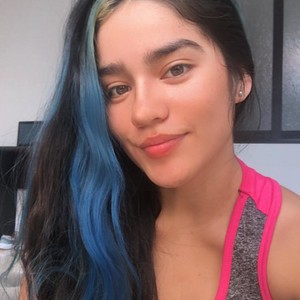 Charlotte_c naked before webcam in live video chat