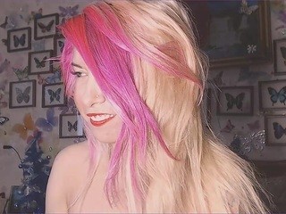 CumInMyHolesXXX naked on cam. Free Live Sex Chat Room