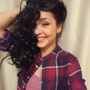 DaEnchantress naked before webcam in live video chat